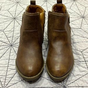 NWB Women’s Jelly Pop Sarin Booties Sz 6